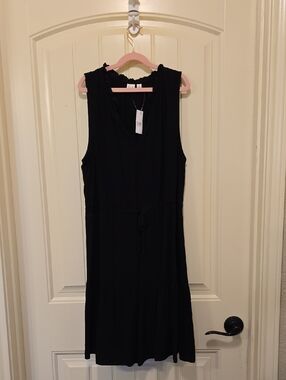 GAP Black Sleeveless Tiered Drawstring Dress